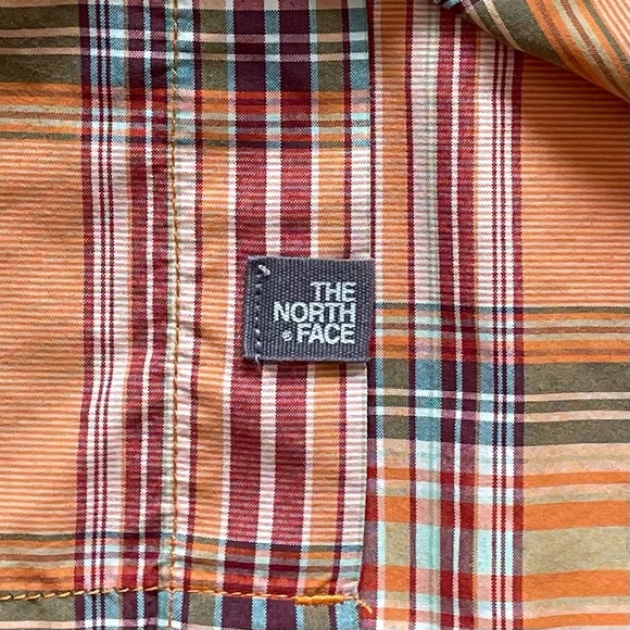 THE NORTH FACE Short Sleeve Button Down Shirt! S - Picture 4 of 7